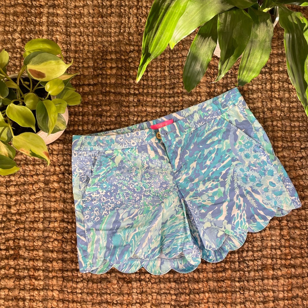 EUC Sz. 10 Lilly Pulitzer Scalloped Shorts